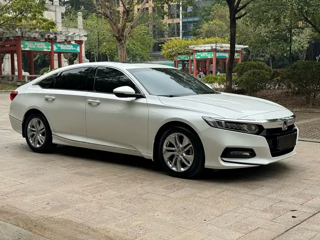 Honda Accord — фото 3