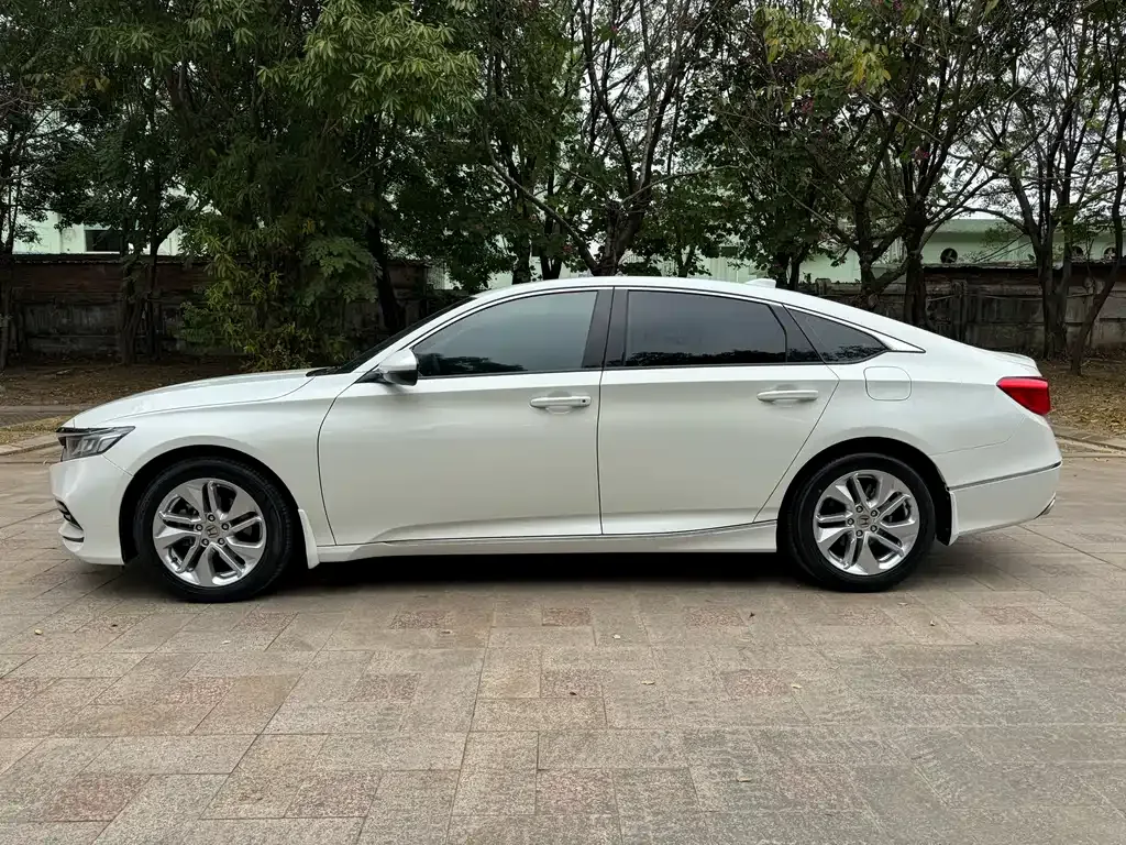 Honda Accord — фото 4
