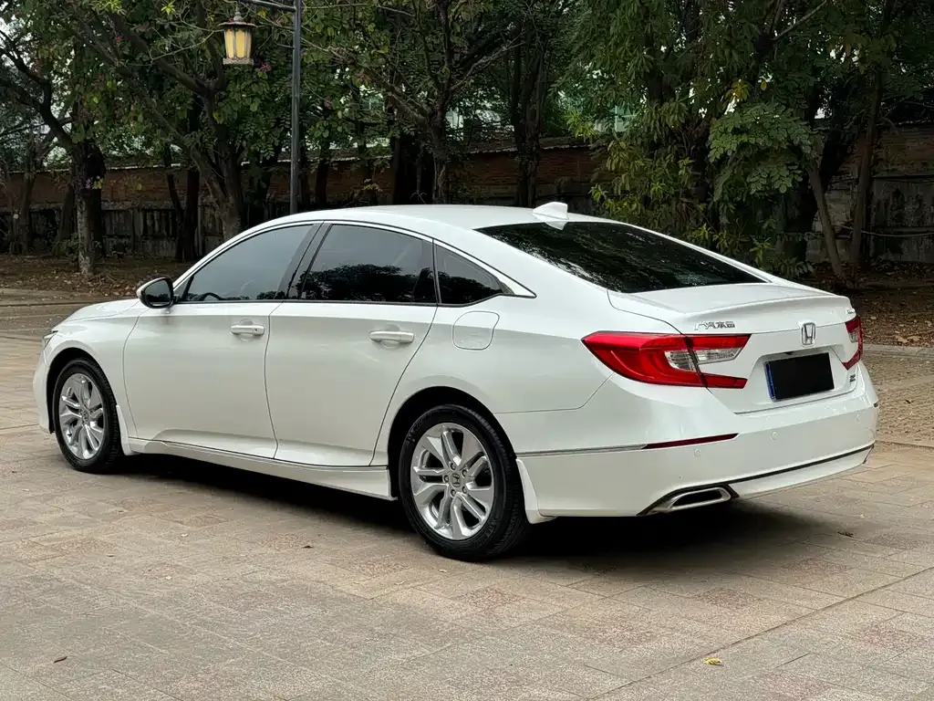 Honda Accord — фото 5