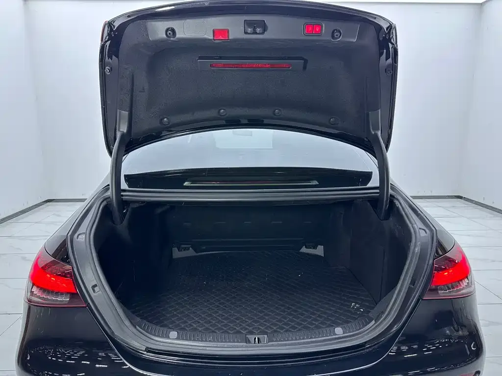 Mercedes-Benz E-Class 2022 из CN, фото 7