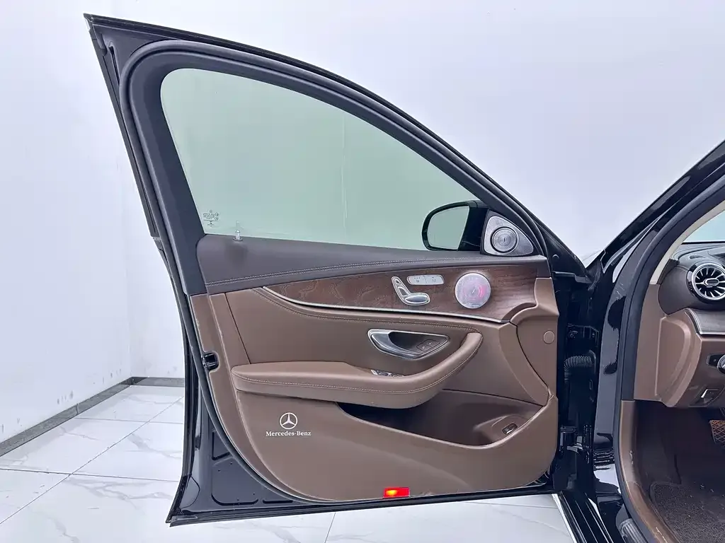 Mercedes-Benz E-Class 2022 из CN, фото 5