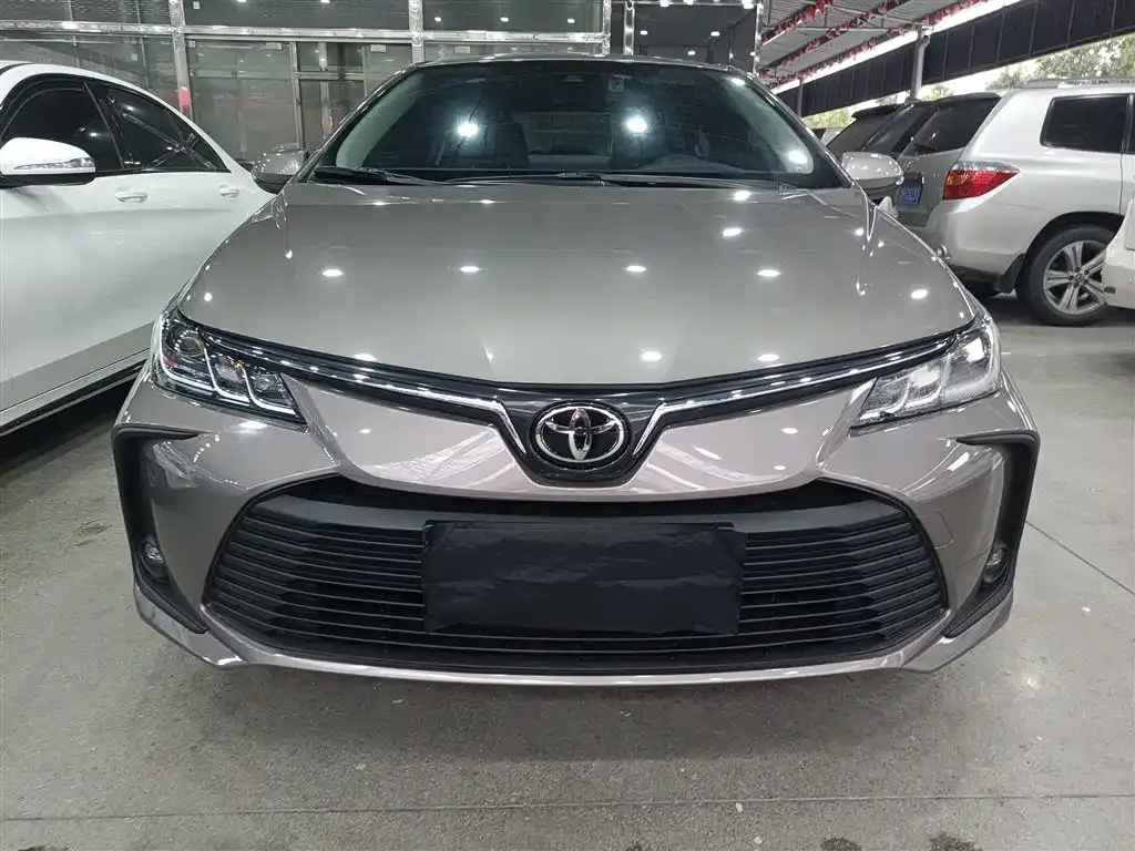 Toyota Corolla 2023 из CN, фото 2