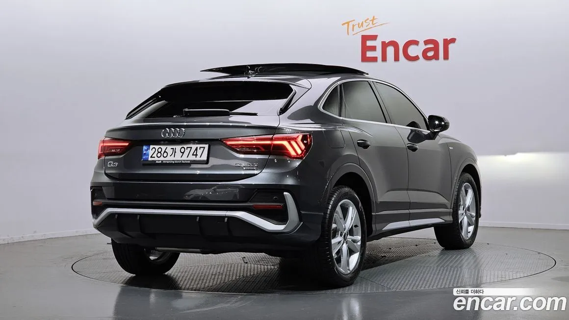 Audi Q3 2023 из KR, фото 2