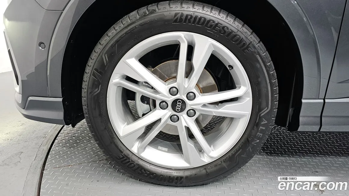 Audi Q3 2023 из KR, фото 3