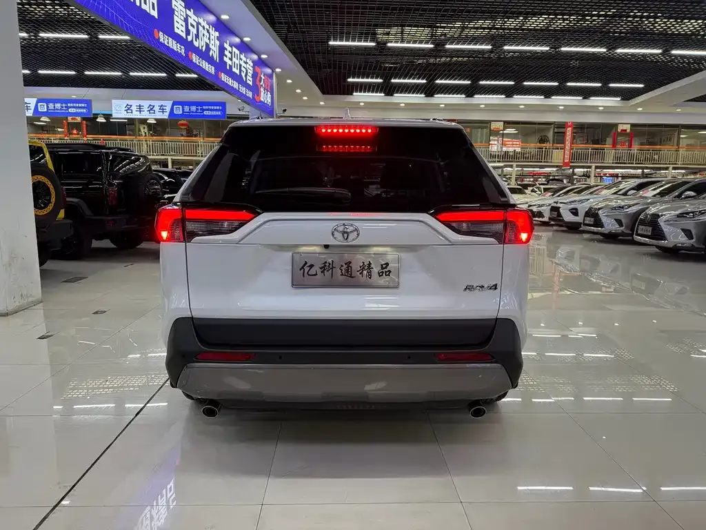 Toyota RAV4 2024 из CN, фото 6