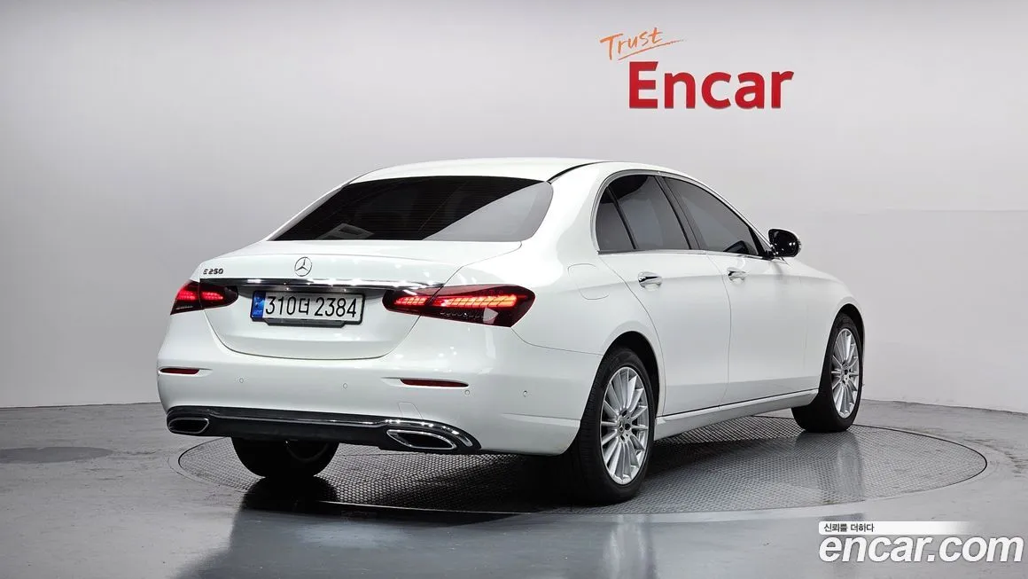 Mercedes-Benz E-Class 2022 из KR, фото 2