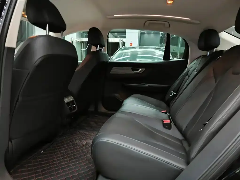 Hongqi E-QM5 2025 из CN, фото 6