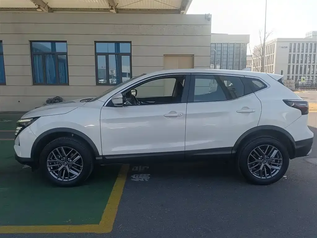 Nissan Qashqai — фото 7