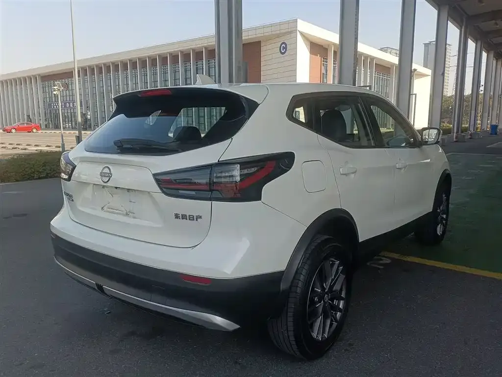 Nissan Qashqai — фото 9