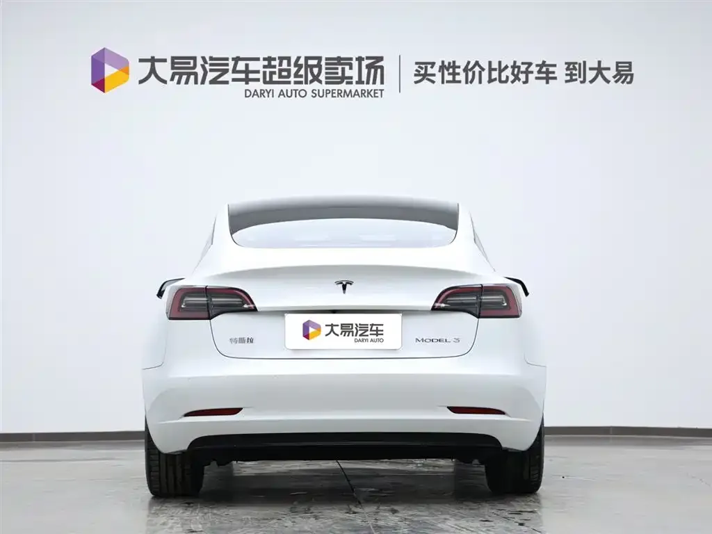 Tesla Model 3 — фото 4