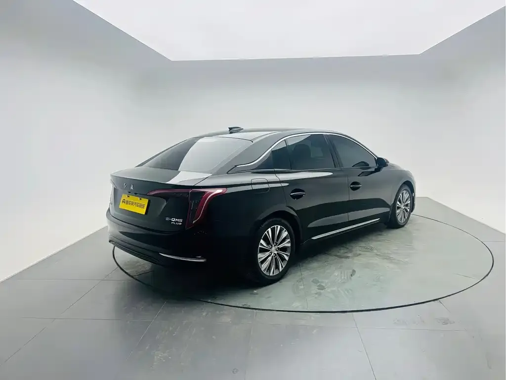 Hongqi E-QM5 2024 из CN, фото 2