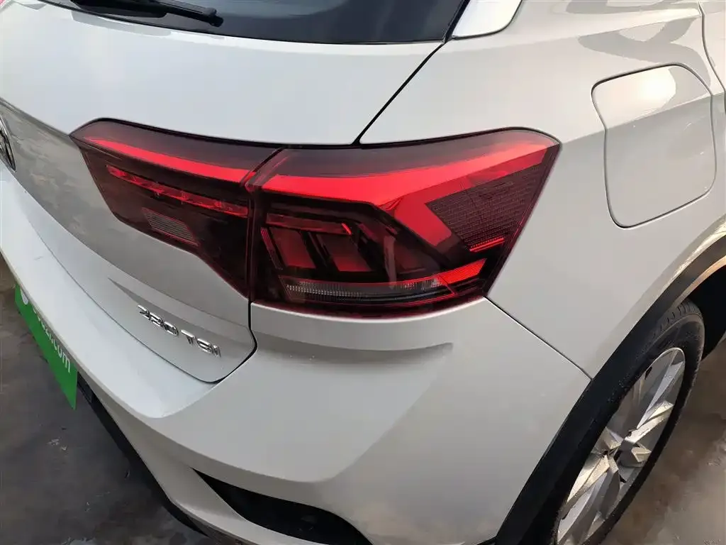 Volkswagen T-Roc 2021 из CN, фото 2