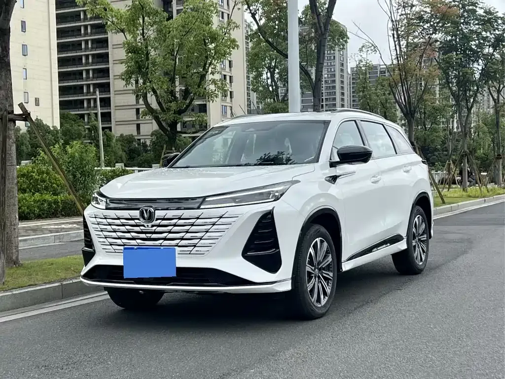 Changan CS75PLUS — фото 1