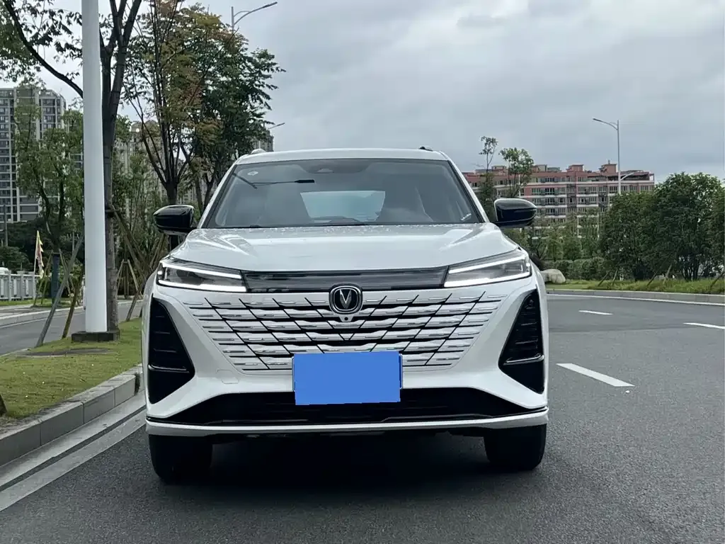 Changan CS75PLUS — фото 3