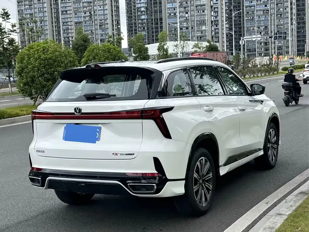 Changan CS75PLUS — фото 5