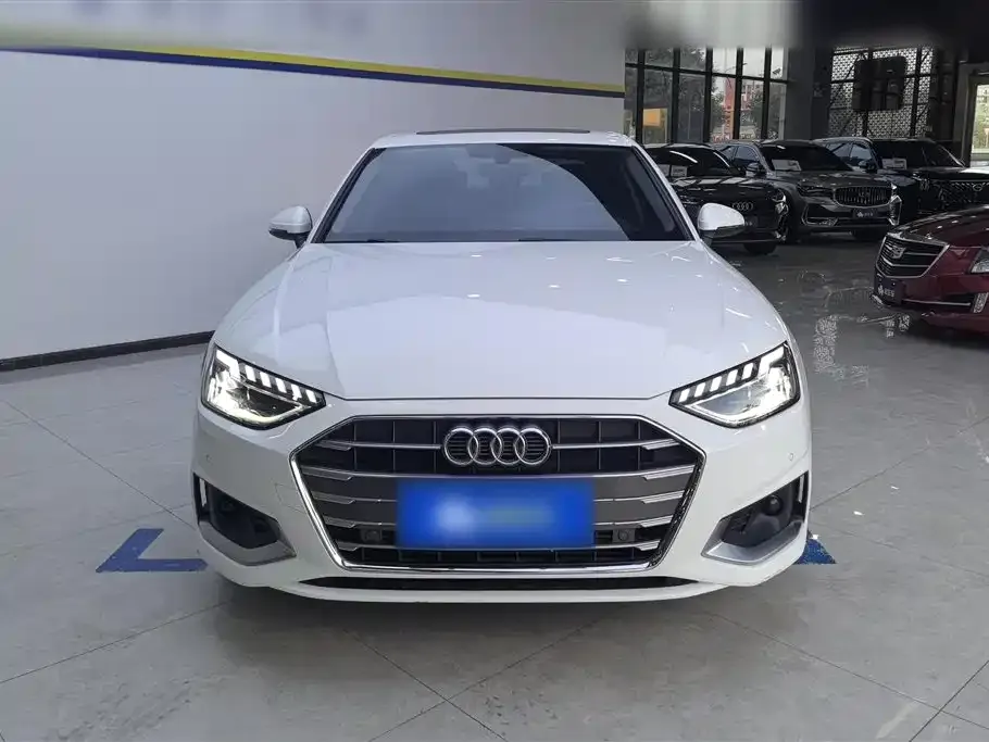 Audi A4L 2021 из CN, фото 3