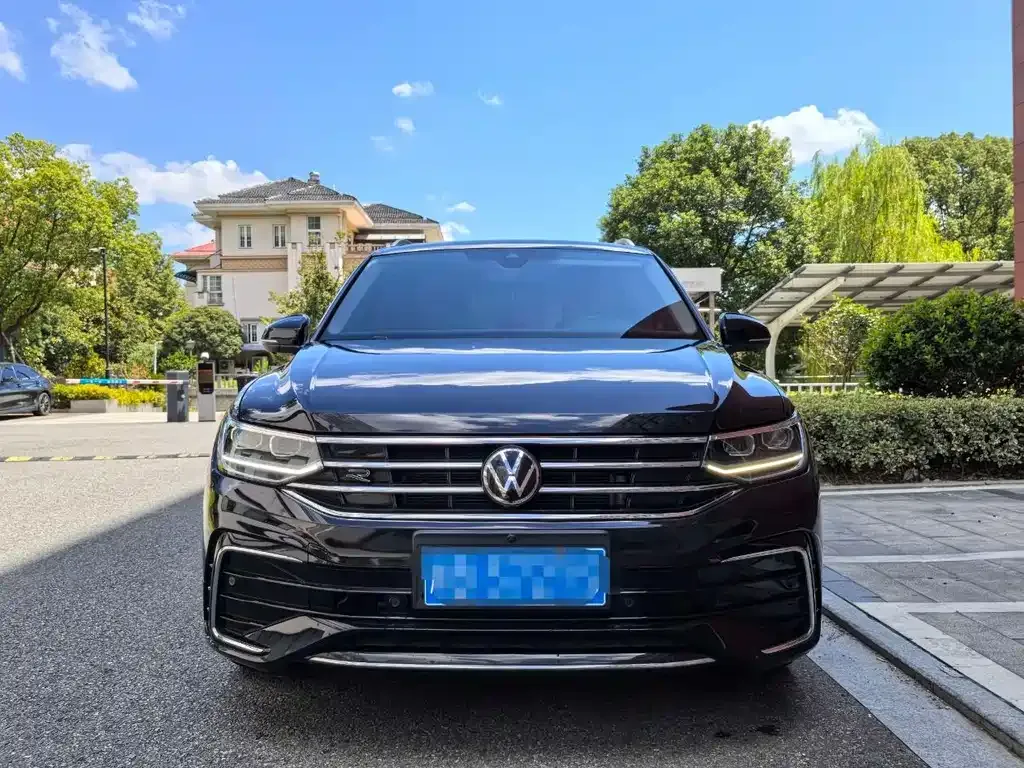Volkswagen Tiguan L — фото 6