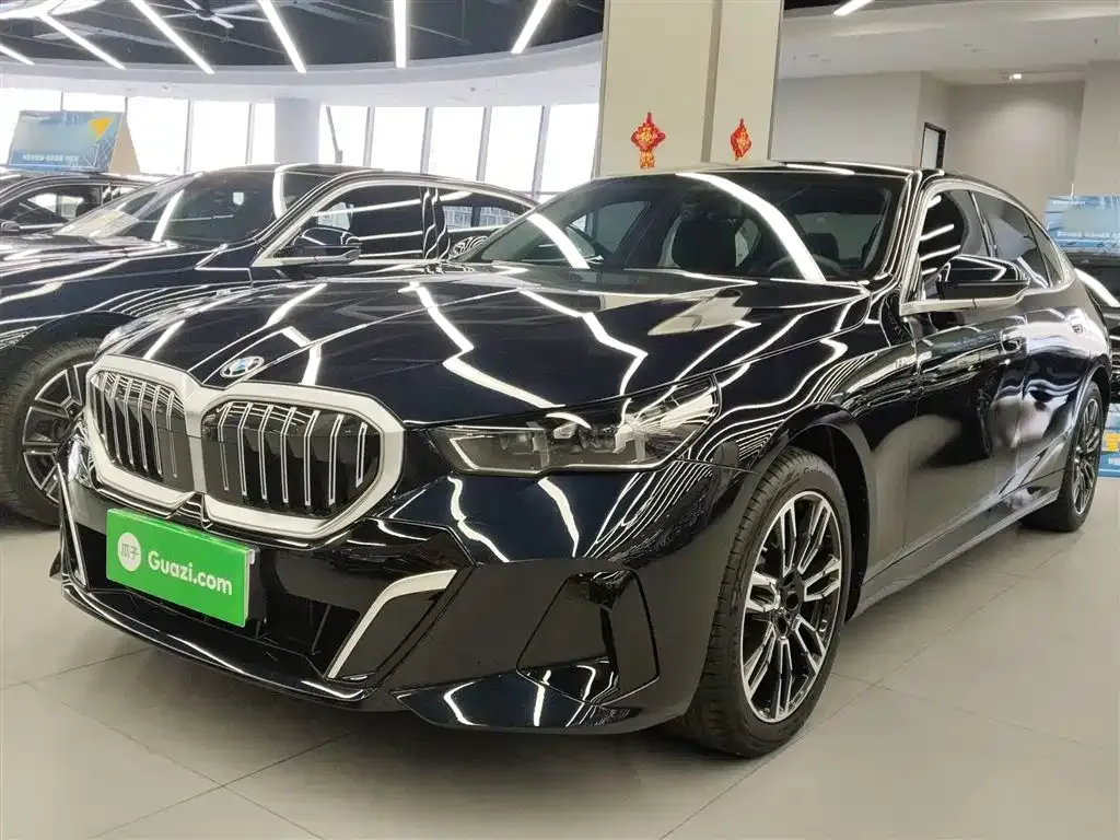 BMW 5 Series 2024 из CN, фото 2