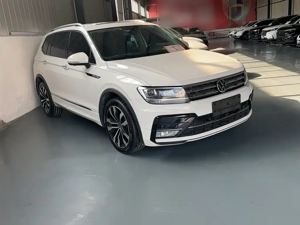 Volkswagen Tiguan L 2021 из CN, фото 7