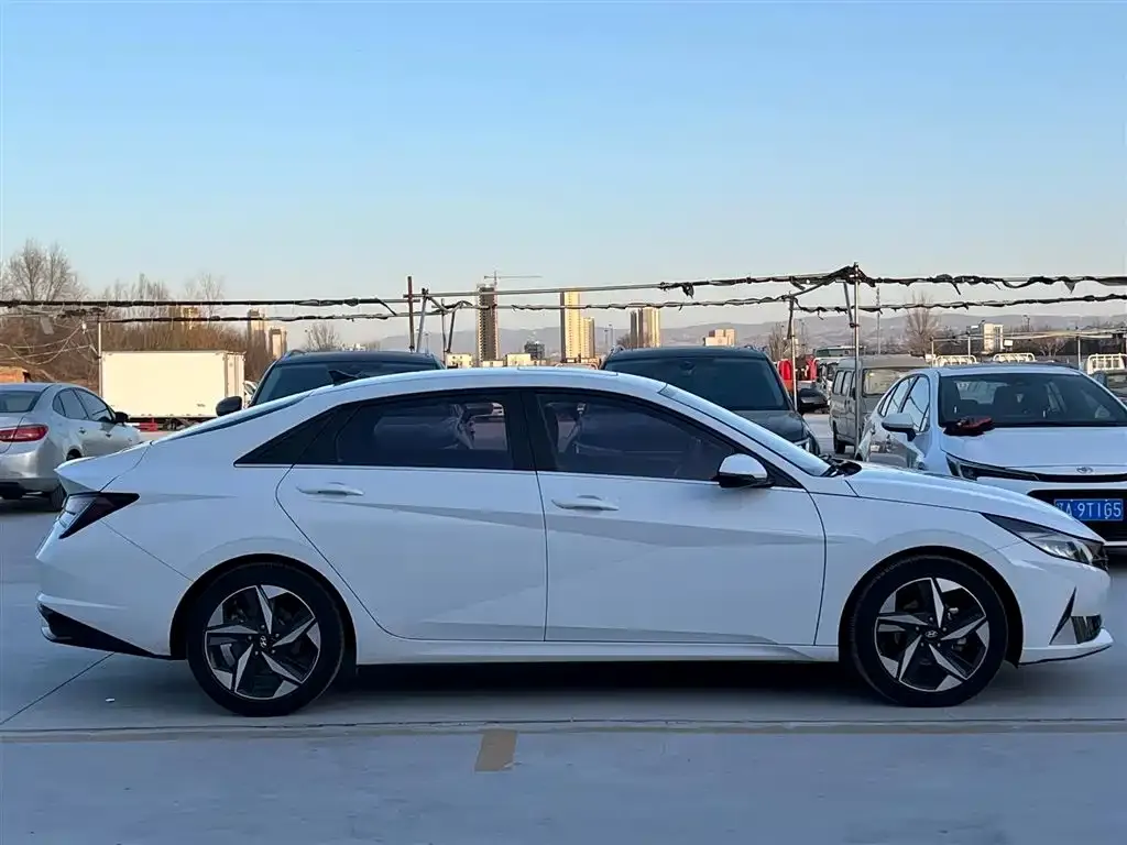 Hyundai Elantra 2022 из CN, фото 3