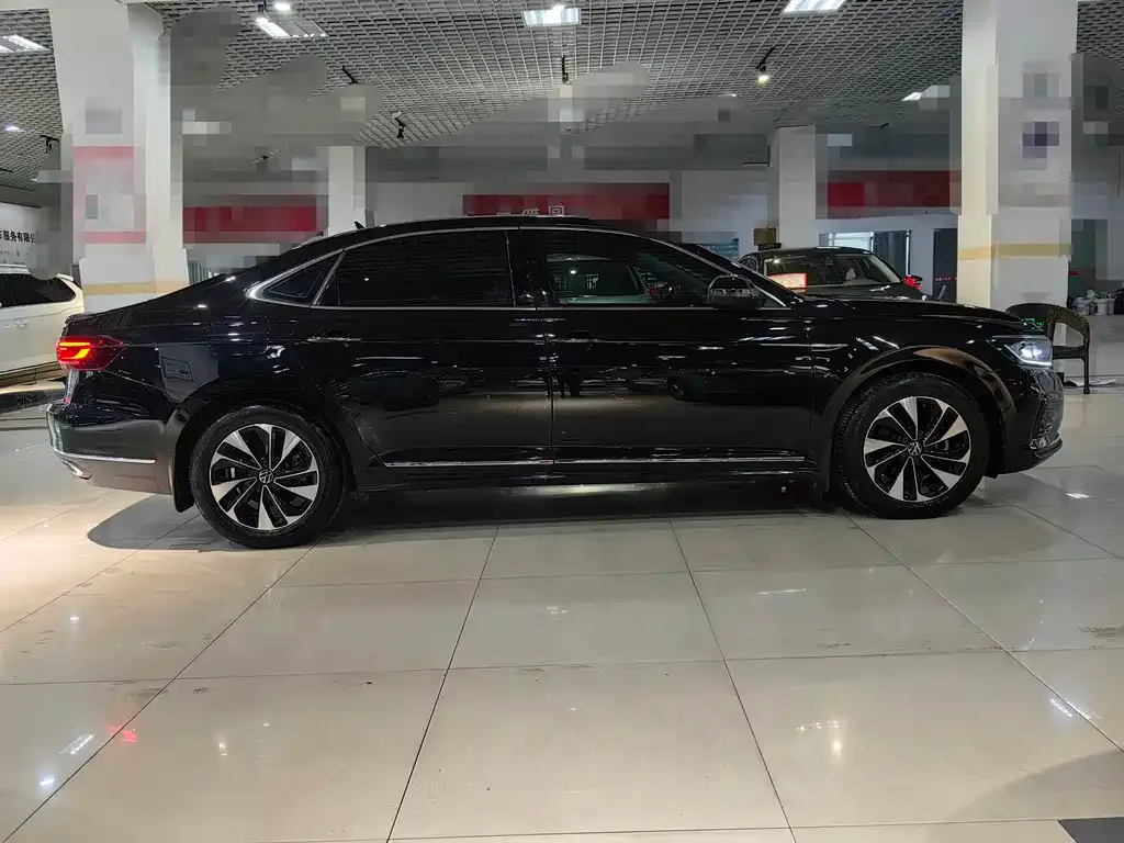 Volkswagen Passat — фото 4