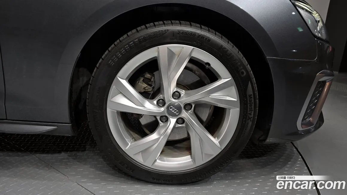 Audi A4 2021 из KR, фото 4