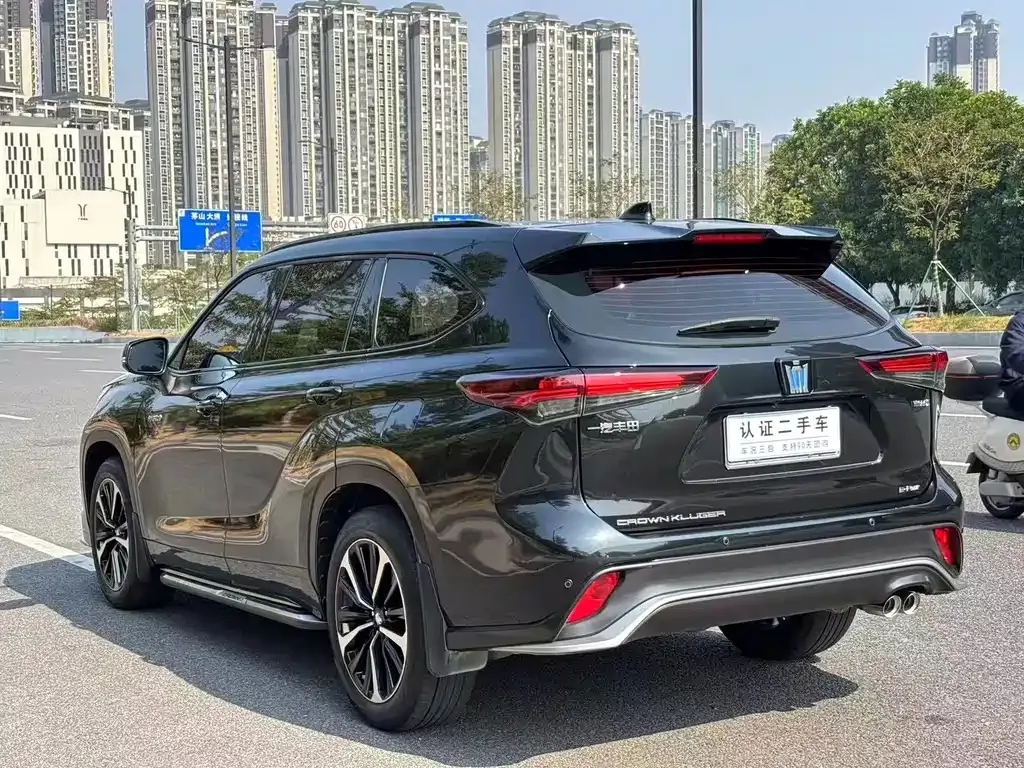 Toyota Crown Kluger 2024 из CN, фото 8