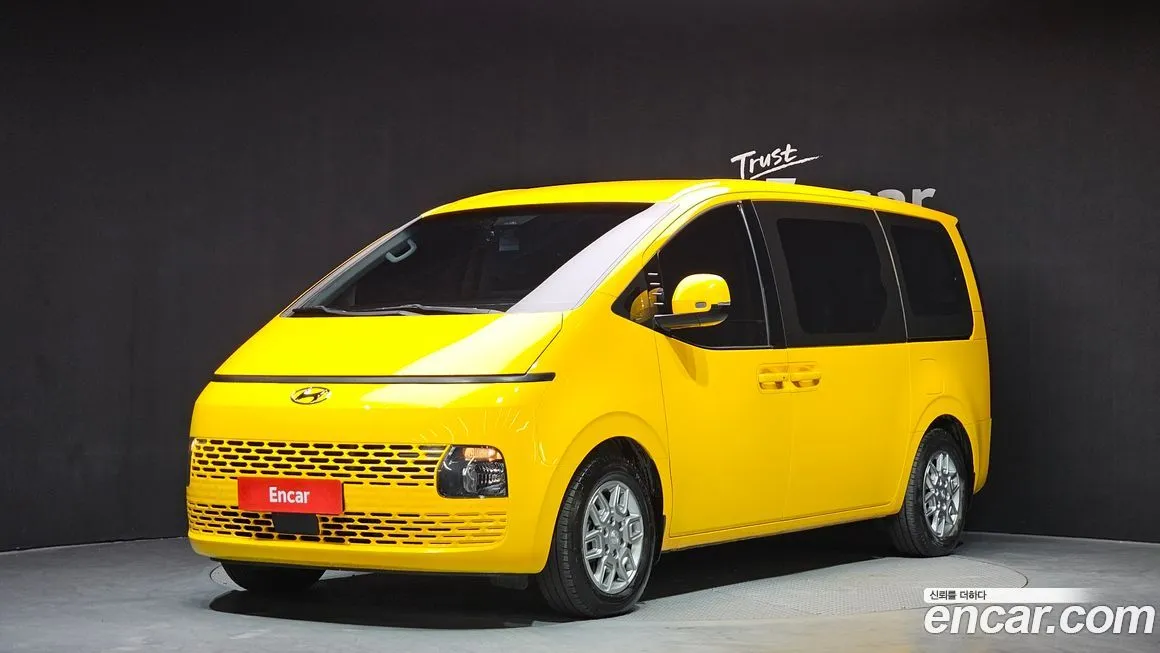 Hyundai Staria — фото 1
