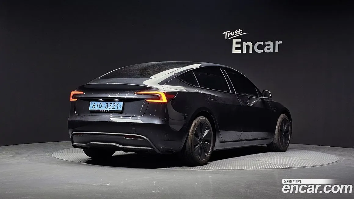 Tesla Model 3 2025 из KR, фото 2