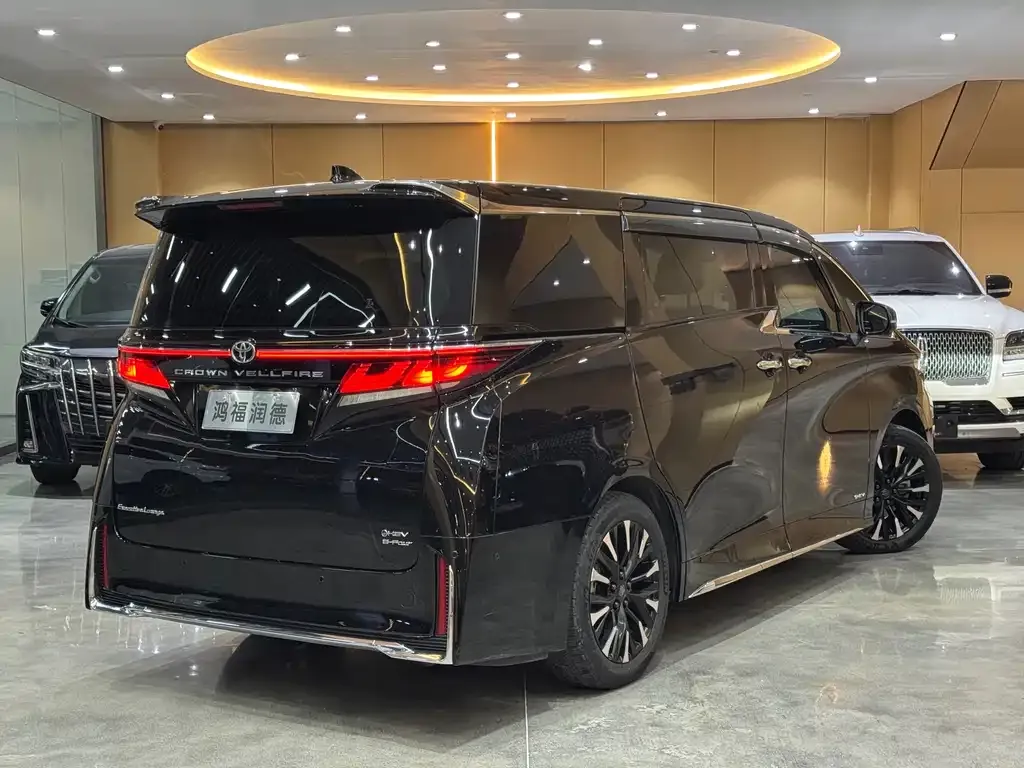 Toyota Vellfire 2023 из CN, фото 4