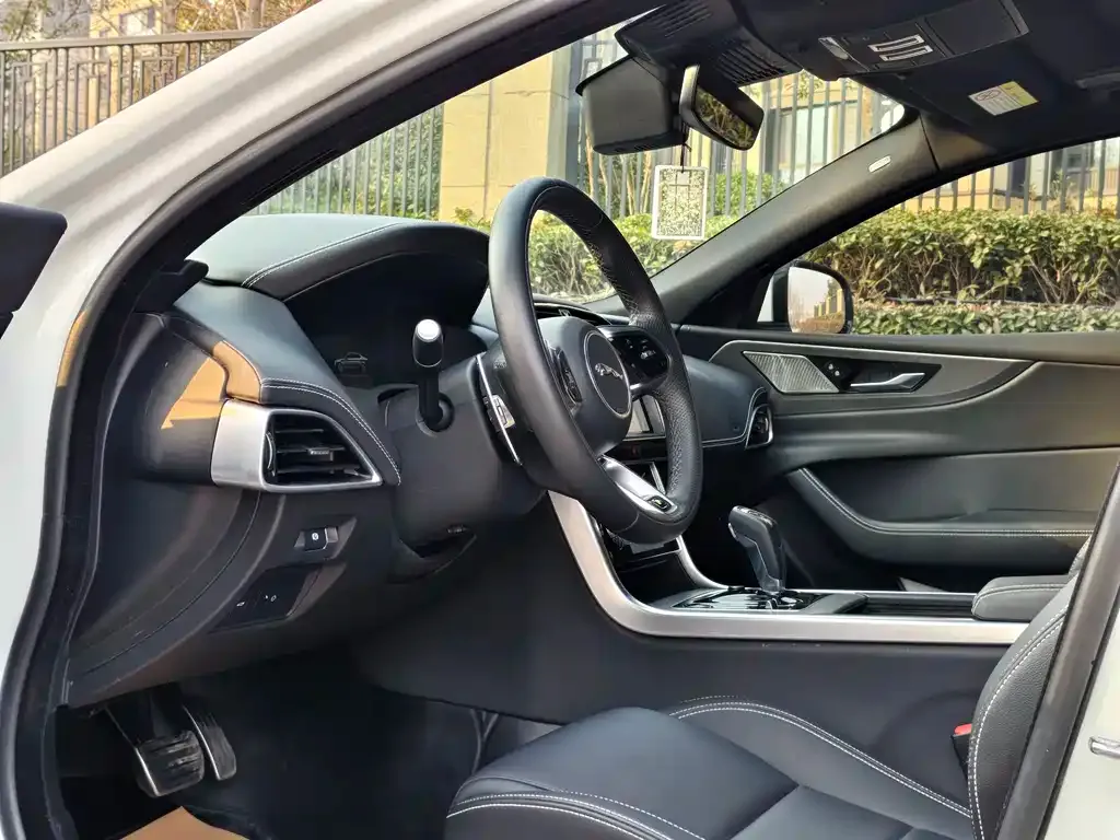 Jaguar XEL 2024 из CN, фото 4