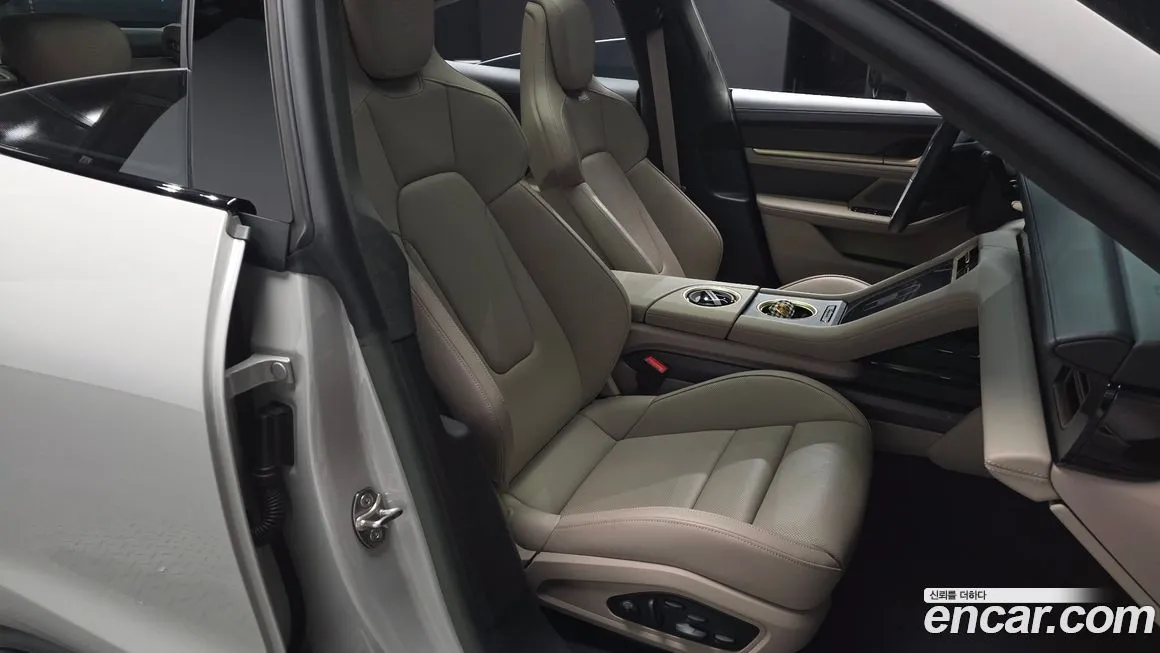 Porsche Taycan 2023 из KR, фото 10