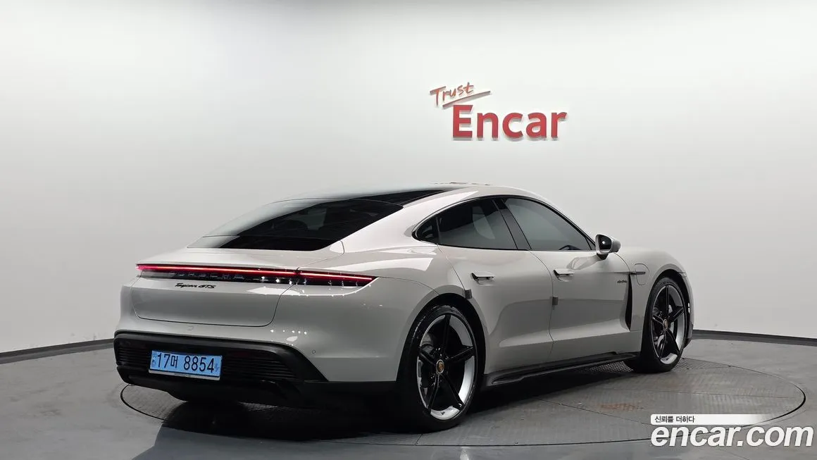 Porsche Taycan 2023 из KR, фото 2