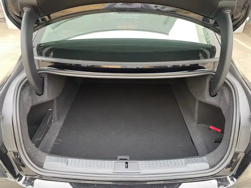 Lincoln Z 2025 из CN, фото 2