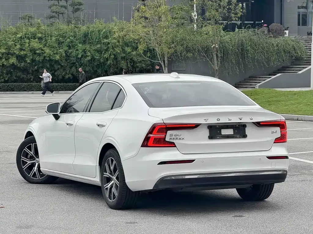 Volvo S60 2022 из CN, фото 8