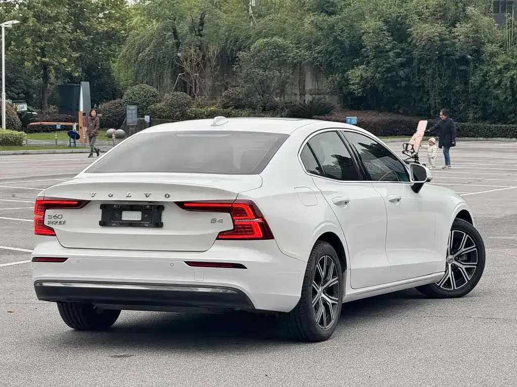 Volvo S60 2022 из CN, фото 9