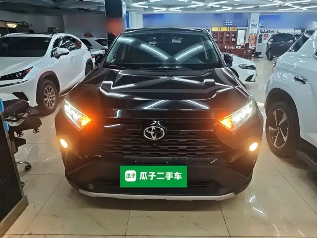 Toyota RAV4 2023 из CN, фото 8