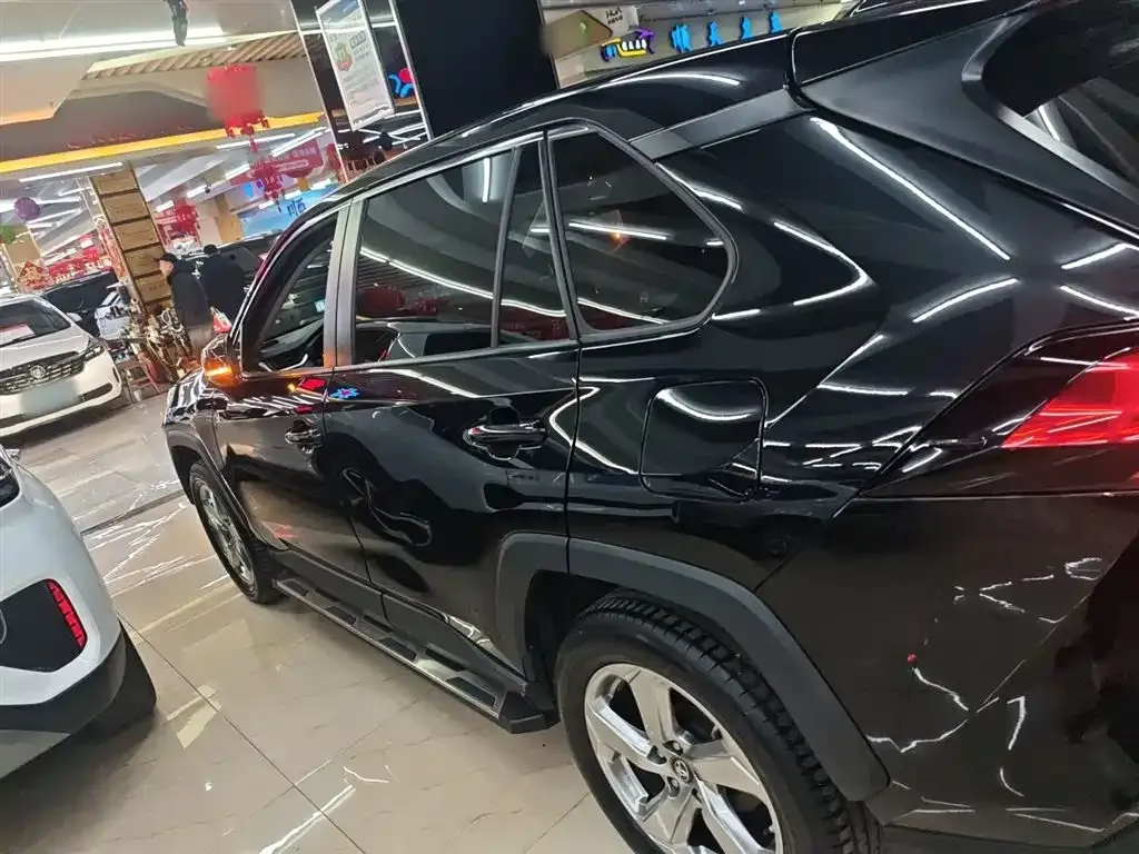 Toyota RAV4 2023 из CN, фото 9