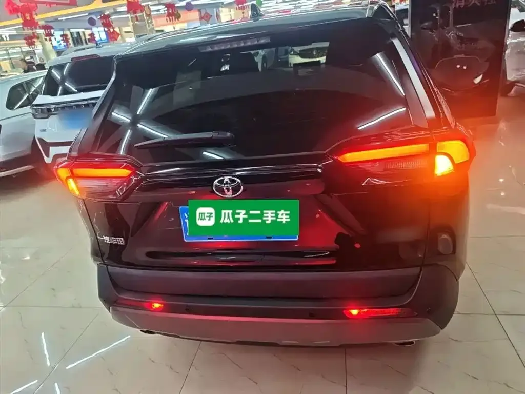 Toyota RAV4 2023 из CN, фото 3