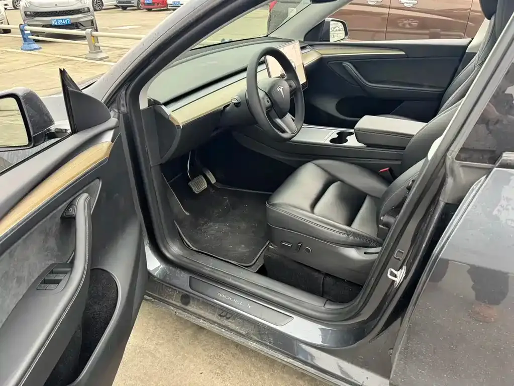 Tesla Model Y 2022 из CN, фото 8