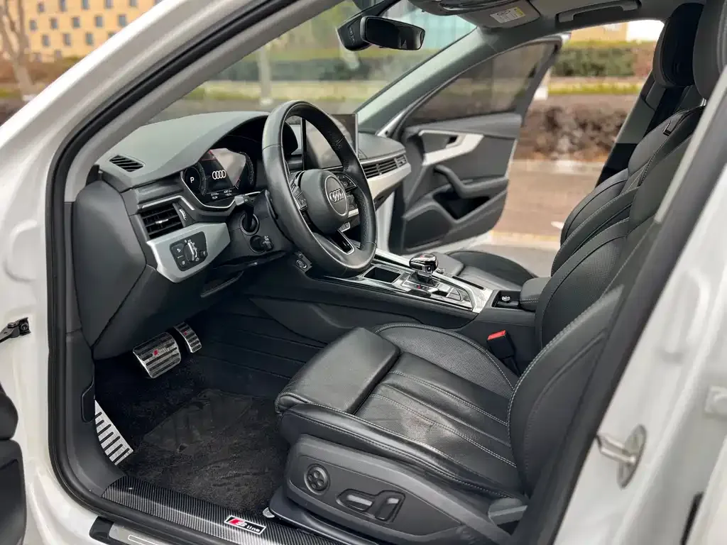Audi A4L 2023 из CN, фото 9