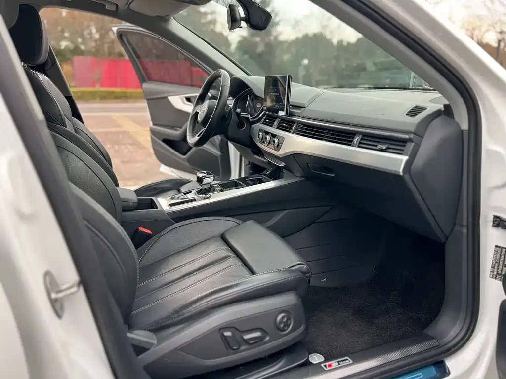 Audi A4L 2023 из CN, фото 8