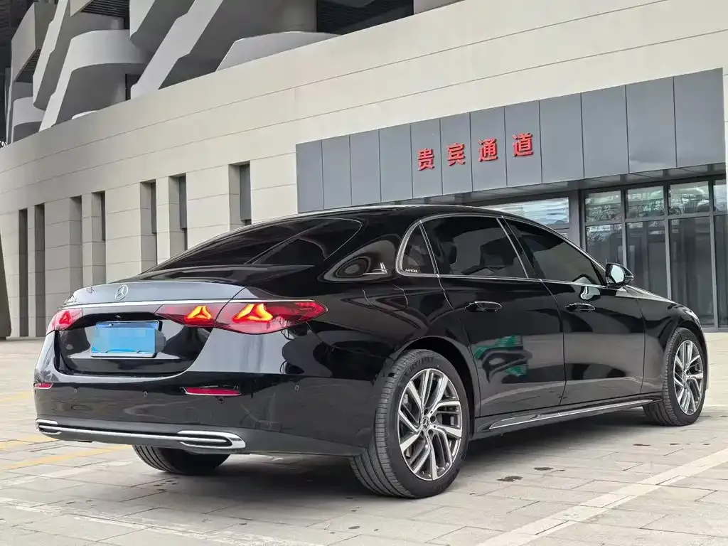 Mercedes-Benz E-Class 2024 из CN, фото 6
