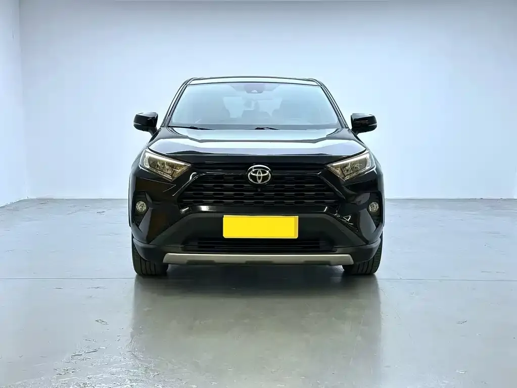 Toyota RAV4 2023 из CN, фото 5