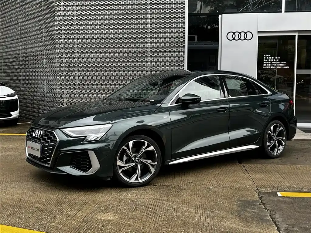 Audi A3 — фото 1