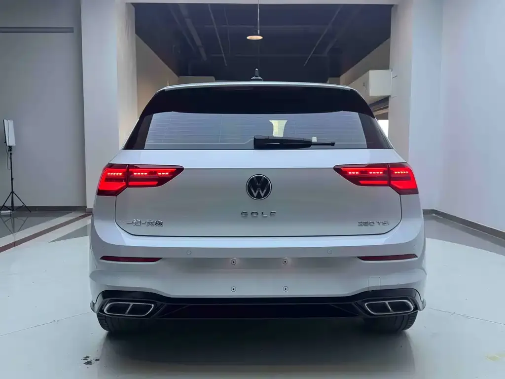 Volkswagen Golf 2023 из CN, фото 9