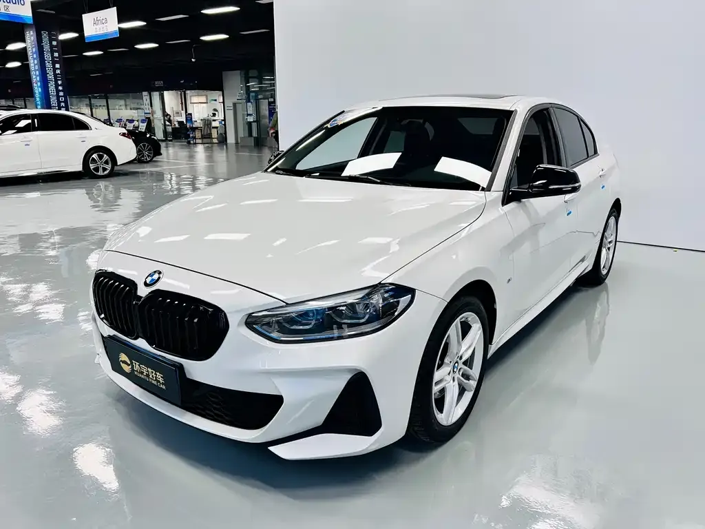 BMW 1 Series 2023 из CN, фото 1