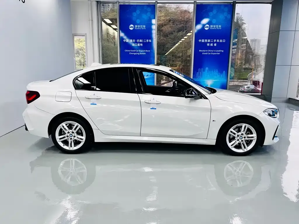 BMW 1 Series 2023 из CN, фото 9