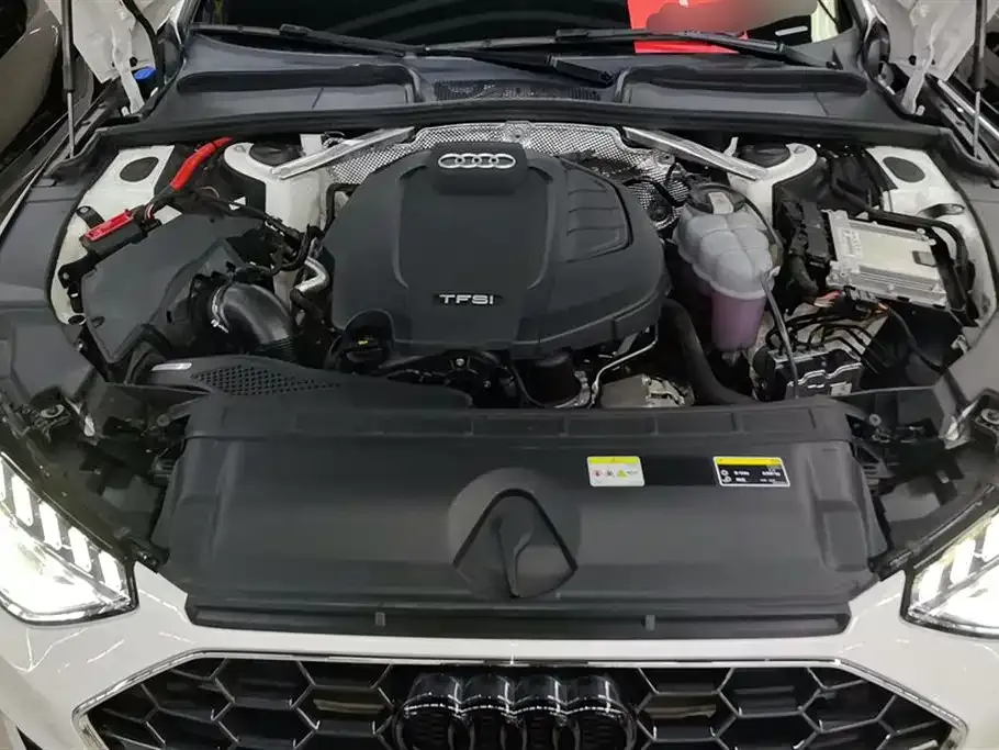 Audi A4L 2022 из CN, фото 10