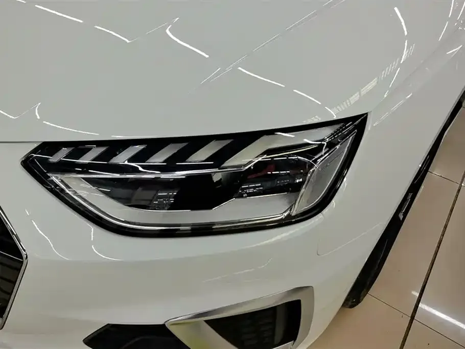 Audi A4L 2022 из CN, фото 5